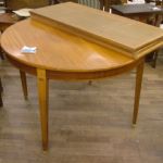 378 5576 DINING TABLE